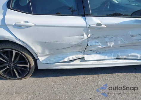 2019 Toyota Camry Xse z USA, uszkodzony, nr VIN 4T1B61HK8KU234932